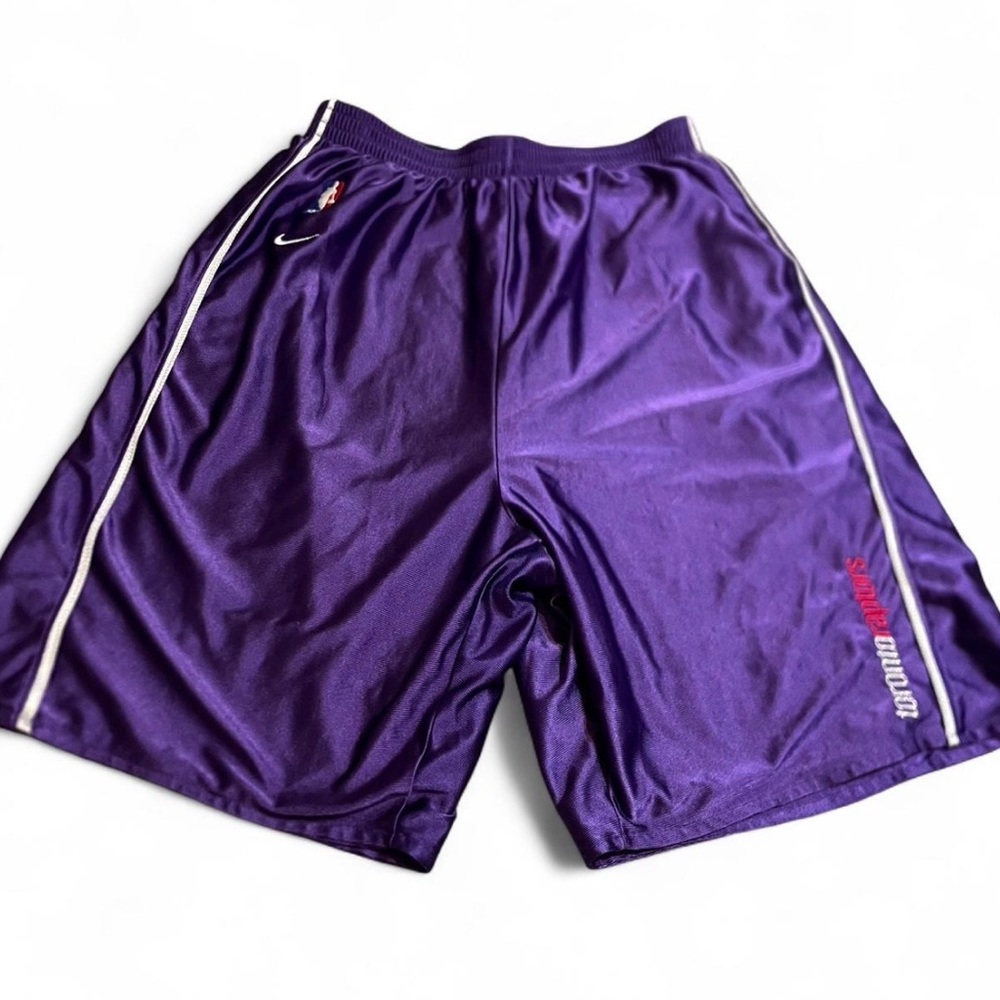 Men’s Toronto Raptors Vintage Nike Reversible Purple Basketball Shorts Size L